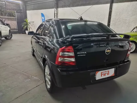 Chevrolet Astra 2011 preta à venda na Pipo Veículos em Avaré-SP — foto 6