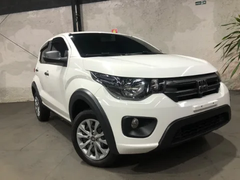 Fiat Mobi 2025 branca à venda na Pipo Veículos em Avaré-SP — foto 2