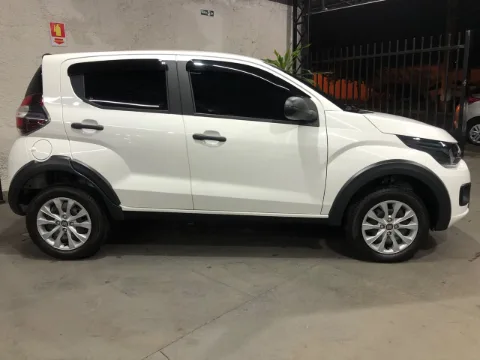 Fiat Mobi 2025 branca à venda na Pipo Veículos em Avaré-SP — foto 4