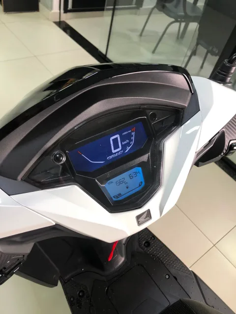 Honda Elite 125 2025 branca à venda na Pipo Veículos em Avaré-SP — foto 7