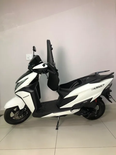 Honda Elite 125 2025 branca à venda na Pipo Veículos em Avaré-SP — foto 3