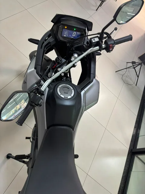 Honda XRE 300 Sahara 2025 cinza à venda na Pipo Veículos em Avaré-SP — foto 6