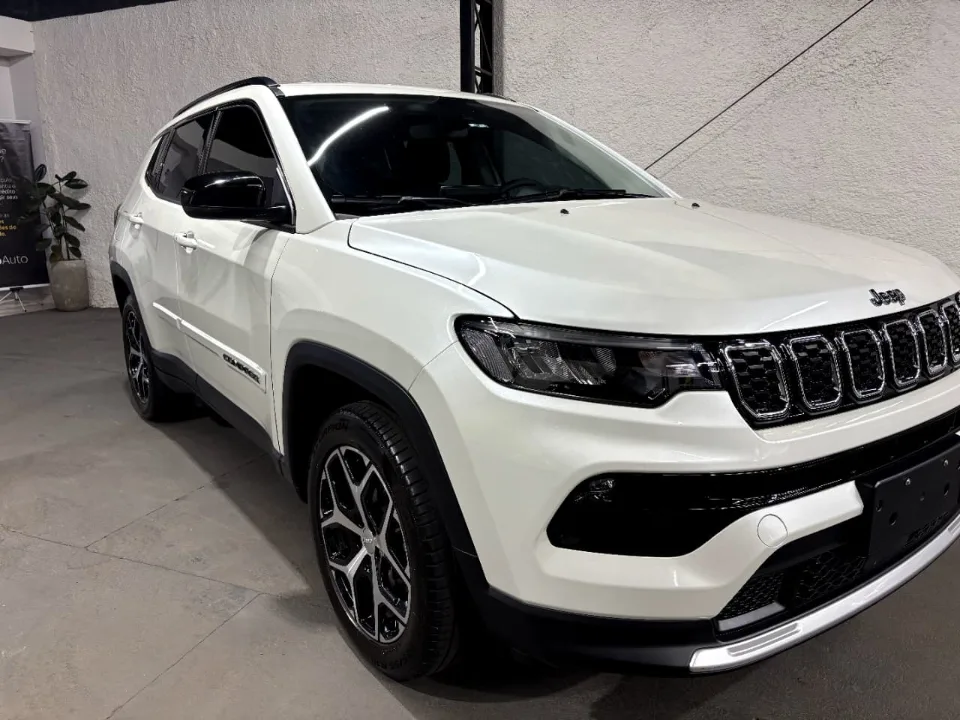 Jeep Compass 2025 branca à venda na Pipo Veículos em Avaré-SP