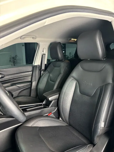 Jeep Compass 2025 branca à venda na Pipo Veículos em Avaré-SP — foto 10
