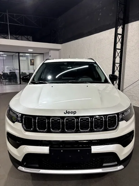 Jeep Compass 2025 branca à venda na Pipo Veículos em Avaré-SP — foto 3