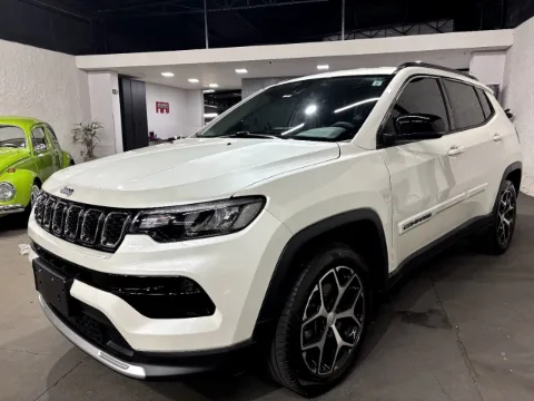 Jeep Compass 2025 branca à venda na Pipo Veículos em Avaré-SP — foto 2