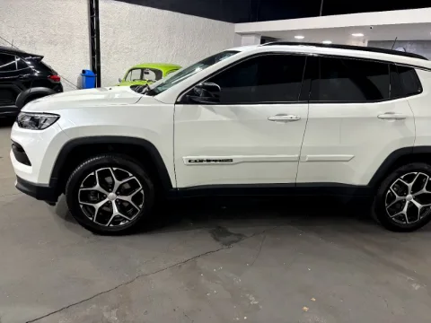 Jeep Compass 2025 branca à venda na Pipo Veículos em Avaré-SP — foto 5