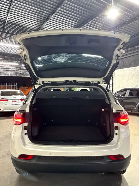Jeep Compass 2025 branca à venda na Pipo Veículos em Avaré-SP — foto 7