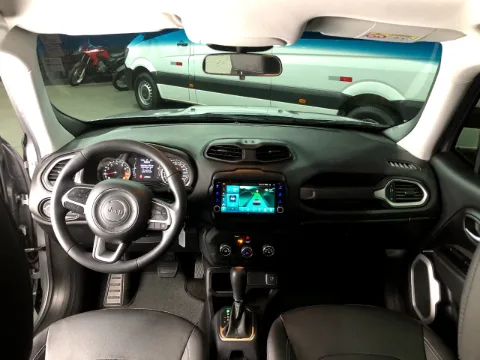Jeep Renegade 2020 prata à venda na Pipo Veículos em Avaré-SP — foto 10