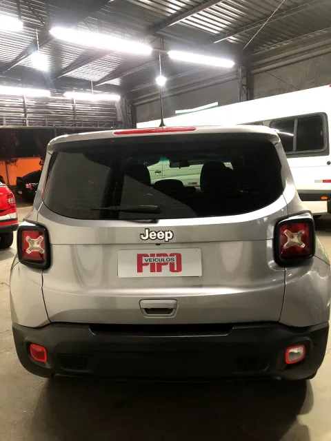 Jeep Renegade 2020 prata à venda na Pipo Veículos em Avaré-SP — foto 7
