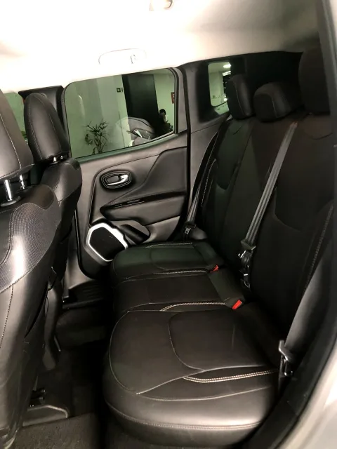 Jeep Renegade 2020 prata à venda na Pipo Veículos em Avaré-SP — foto 9