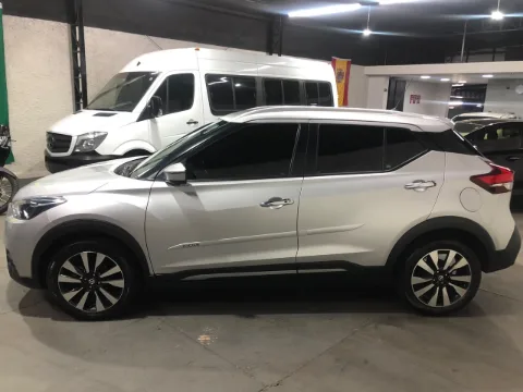 Nissan KICKS 2020 prata à venda na Pipo Veículos em Avaré-SP — foto 4