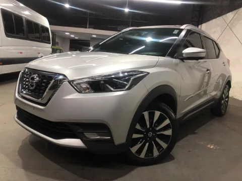 Nissan KICKS 2020 prata à venda na Pipo Veículos em Avaré-SP — foto 2