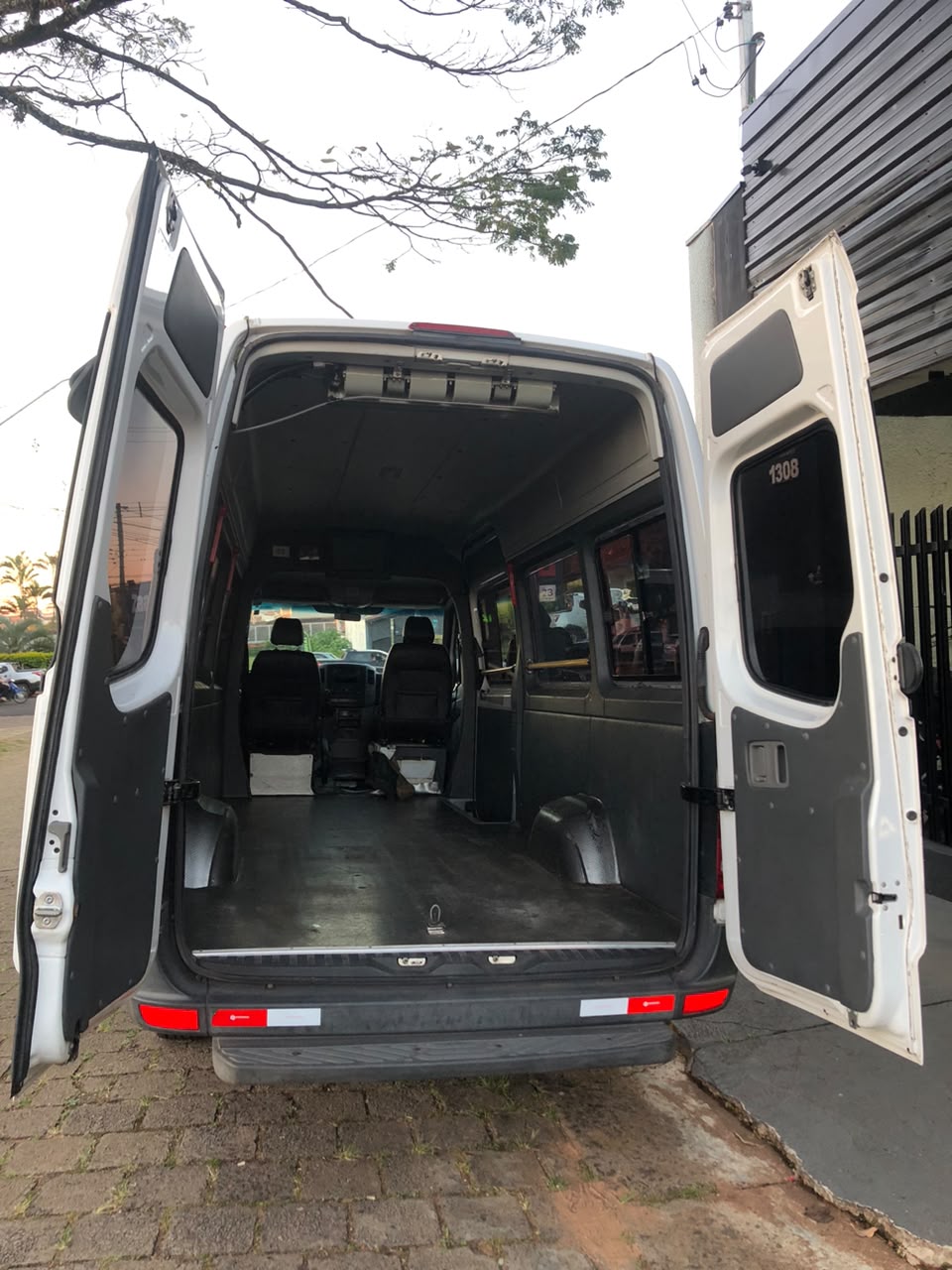Mercedes-Benz Sprinter 2017 branca à venda na Pipo Veículos em Avaré-SP — foto 8