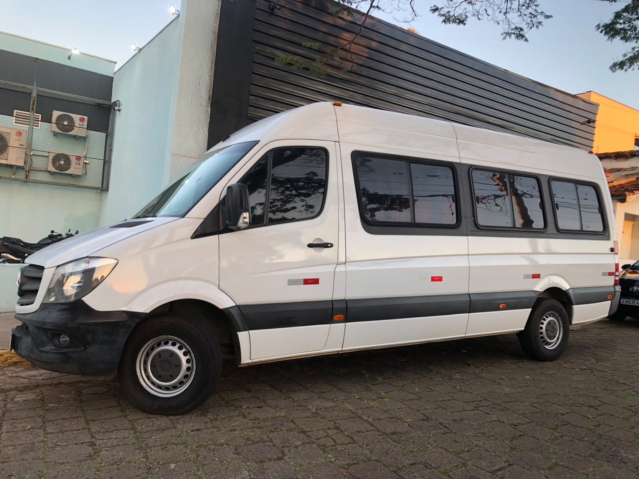 Mercedes-Benz Sprinter 2017 branca à venda na Pipo Veículos em Avaré-SP — foto 4