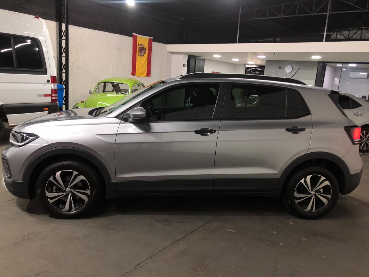 Volkswagen T-Cross 2025 prata à venda na Pipo Veículos em Avaré-SP — foto 5