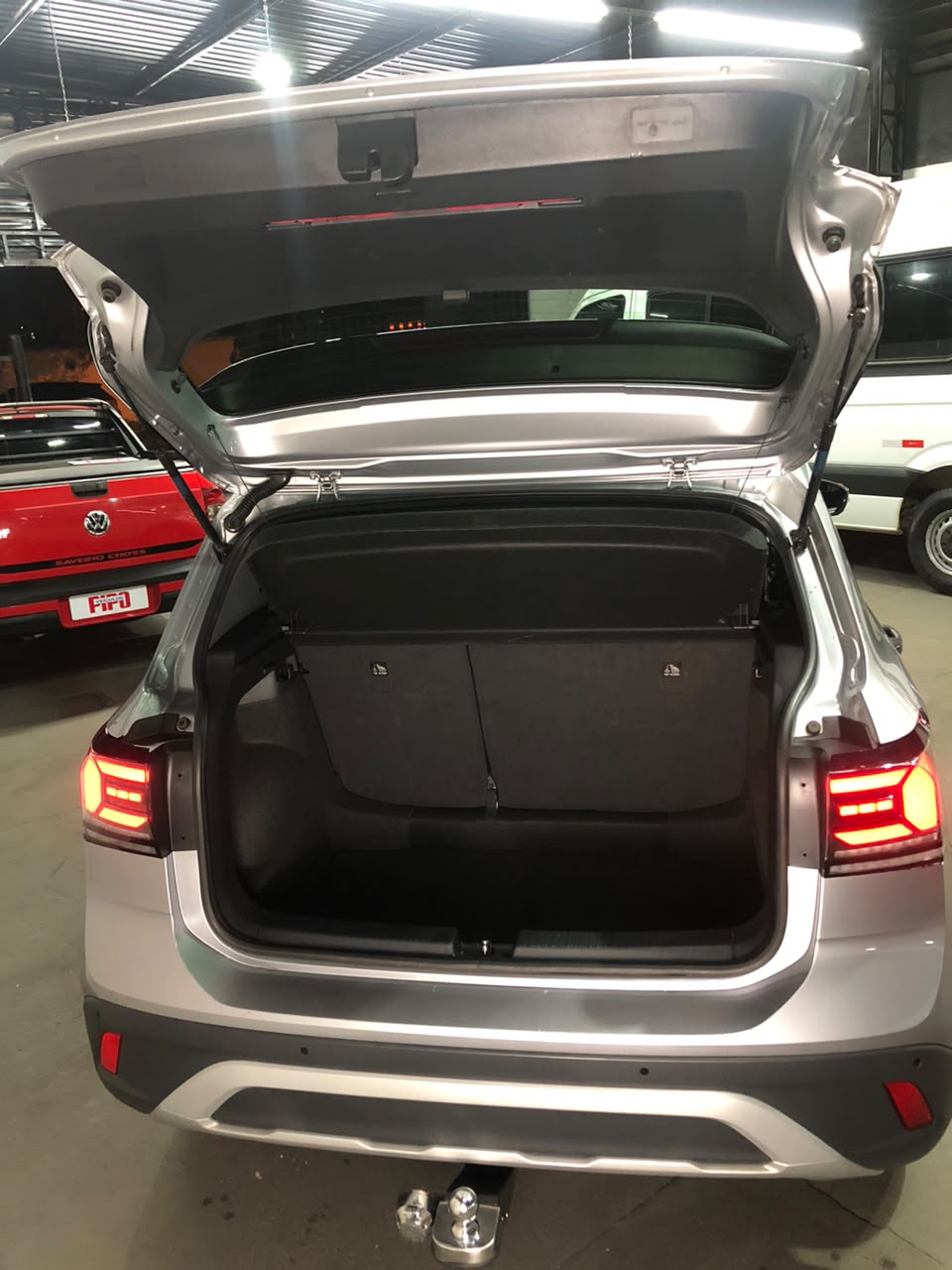 Volkswagen T-Cross 2025 prata à venda na Pipo Veículos em Avaré-SP — foto 7