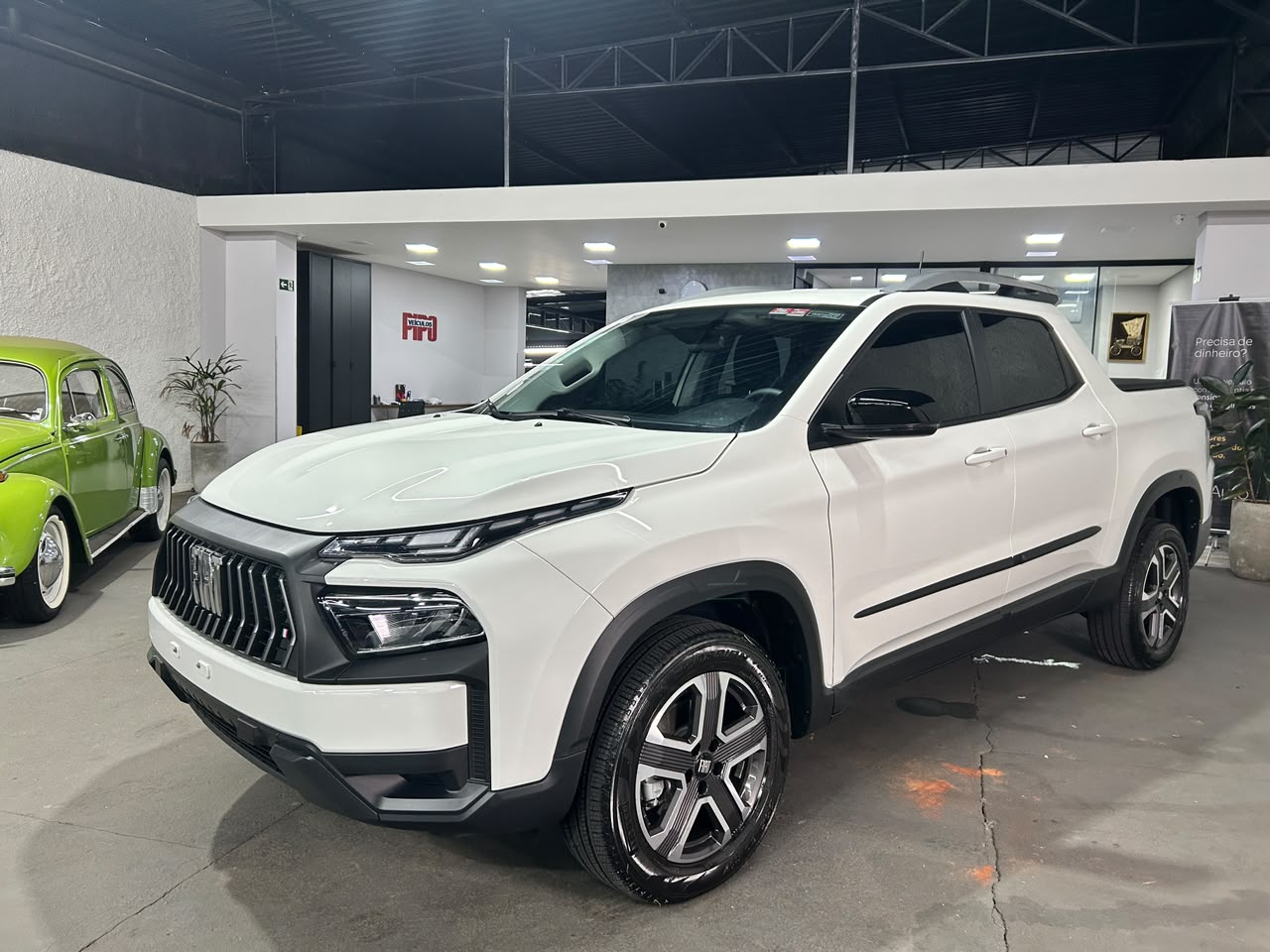 Fiat Toro 2026 branca à venda na Pipo Veículos em Avaré-SP — foto 2