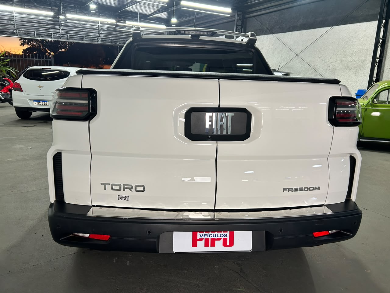 Fiat Toro 2026 branca à venda na Pipo Veículos em Avaré-SP — foto 9