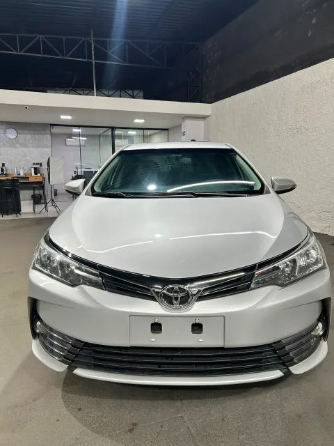 Toyota Corolla 2018 prata à venda na Pipo Veículos em Avaré-SP — foto 4
