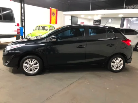 Toyota Yaris 2019 preta à venda na Pipo Veículos em Avaré-SP — foto 5